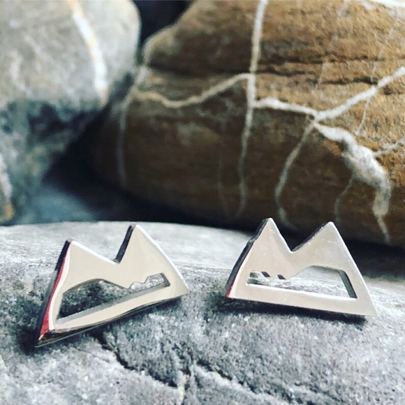 BOGO! Dainty Mountain studded earrings in Silver color- Boutique NEW - Picture 3 of 7